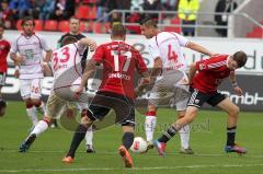 2. BL - FC Ingolstadt 04 - 1.FC Kaiserslautern 1:1 - Gerangel am Kaiserslautern Tor mit Manuel Schäffler und Patrick Groß
