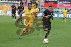 2. BL - FC Ingolstadt 04 - Eintracht Braunschweig 0:1 - Zweikampf Ümit Korkmaz (14) mit Dogan Deniz