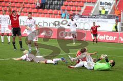 2. BL - FC Ingolstadt 04 - 1.FC Kaiserslautern 1:1 - Manuel Schäffler erzeilt das 1:1 Tor Jubel, Torwart Tobias Sippel kann nichts machen, links Leon Jessen, hinten jubelt Christian Eigler jubelt