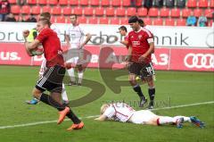 2. BL - FC Ingolstadt 04 - 1.FC Kaiserslautern 1:1 - Manuel Schäffler erzeilt das 1:1 Tor Jubel, Torwart Tobias Sippel kann nichts machen, Schäffler schnappt sich den Ball