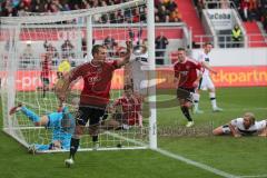 2. BL - FC Ingolstadt 04 - SV Sandhausen - 1:1 - Tor 1:0 Christian Eigler Jubel Torwart Daniel Ischdonat am Boden
