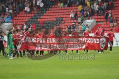 2. BL - FC Ingolstadt 04 - 1.FC Köln - 0:3 - Die Mannschaft bedankt sich bei den Fans mit Spruchband