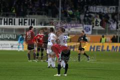 2. BL - FC Ingolstadt 04 - Erzgebirge Aue - 1:2 - Das Spiel ist aus der Schiedsrichter pfeift ab. Moritz Hartmann geknickt