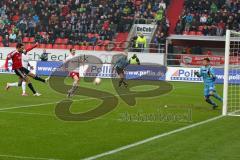 FC 04 Ingolstadt gegen SSV Jahn 2000 Regensburg - Stefan Leitl beim Nachschuss vom Elfmeter zum 2:1 -  Foto: Jürgen Meyer