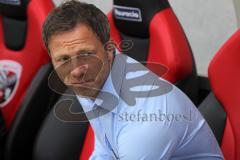 2.BL - FC Ingolstadt 04 - FSV Frankfurt - Thomas Linke auf der Bank