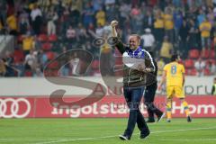 2. BL - FC Ingolstadt 04 - Eintracht Braunschweig 0:1 - Trainer Torsten Lieberknecht feiert den Aufstieg