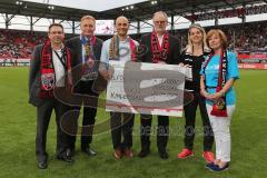 2. BL - FC Ingolstadt 04 - Eintracht Braunschweig 0:1 - Unicef Scheckübergabe mit Frank Dreves, Jörg Schlagbauer, Franz Spitzauer