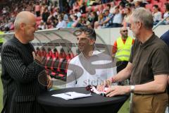 2. BL - FC Ingolstadt 04 - 1.FC Köln - 0:3 - Vorsitzender des Vorstandes Peter Jackwerth, Cheftrainer Tomas Oral und Frank Dreves