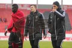 2. BL - FC Ingolstadt 04 - SG Dynamo Dresden 1:1 - Danny da Costa (21)  ud Ilian Micanski (22)  und rechts Moritz Hartmann (9) nach dem Spiel