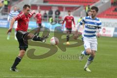 2. BL - FC Ingolstadt 04 - MSV Duisburg 0:1 - Karl-Heinz Lappe kommt nicht richtig an den Ball vor dem Tor