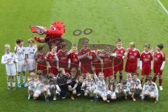 2. BL - FC Ingolstadt 04 - MSV Duisburg 0:1 - Die Einlaufkids mit Schanzi