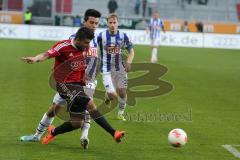 2. BL - FC Ingolstadt 04 - Hertha BSC Berlin 1:1 - Ümit Korkmaz (14) marschiert aufs Tor durch die Abwehr und wird gestoppt