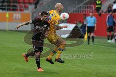 2. BL - FC Ingolstadt 04 - Eintracht Braunschweig 0:1 - links Ümit Korkmaz (14) gegen Benjamin Kessel