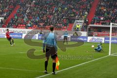 FC 04 Ingolstadt gegen SSV Jahn 2000 Regensburg - Stefan Leitl beim Elfmeter -  Foto: Jürgen Meyer