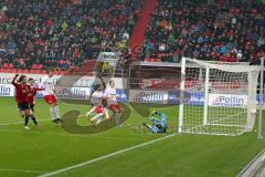 FC 04 Ingolstadt gegen SSV Jahn 2000 Regensburg - Stefan Leitl beim Nachschuss vom Elfmeter zum 2:1 -  Foto: Jürgen Meyer