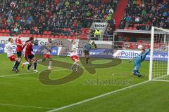 FC 04 Ingolstadt gegen SSV Jahn 2000 Regensburg - Stefan Leitl beim Nachschuss vom Elfmeter zum 2:1 -  Foto: Jürgen Meyer