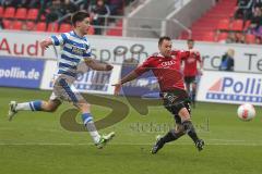 2. BL - FC Ingolstadt 04 - MSV Duisburg 0:1 - Karl-Heinz Lappe kommt nicht richtig an den Ball vor dem Tor
