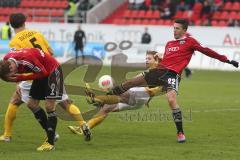 2. BL - FC Ingolstadt 04 - SG Dynamo Dresden 1:1 - Ilian Micanski (22)  und Moritz Hartmann (9)  gefährlich am Tor