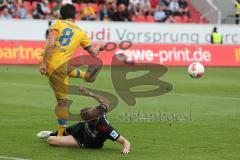 2. BL - FC Ingolstadt 04 - Eintracht Braunschweig 0:1 - Moritz Hartmann (9) scheitert an Dogan Deniz