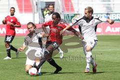 2.BL - FC Ingolstadt 04 - FSV Frankfurt - Caiuby im Zweikampf