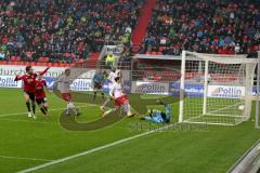 FC 04 Ingolstadt gegen SSV Jahn 2000 Regensburg - Stefan Leitl beim Nachschuss vom Elfmeter zum 2:1 -  Foto: Jürgen Meyer