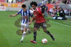 2. BL - FC Ingolstadt 04 - Hertha BSC Berlin 1:1 Caiuby Francisco da Silva (31) rechts gegen Alfredo Morales