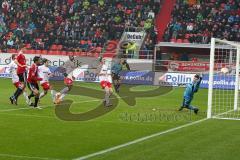 FC 04 Ingolstadt gegen SSV Jahn 2000 Regensburg - Stefan Leitl beim Nachschuss vom Elfmeter zum 2:1 -  Foto: Jürgen Meyer