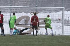 Trainingsspiel - FC Ingolstadt 04 - Kickers Offenbach - 3:3 - Ausgleich Elfmeter, Torwart Sascha Kirschstein (32) und Torschütze Mathias Fetsch