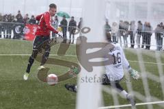 Trainingsspiel - FC Ingolstadt 04 - Kickers Offenbach - 3:3 - Manuel Schäffler (17) scheitert an Torwart Daniel Endres