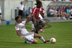 FC 04 Ingolstadt gegen 1.FC Nürnberg - Caiuby wird gefoult Foto: Jürgen Meyer