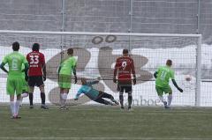 Trainingsspiel - FC Ingolstadt 04 - Kickers Offenbach - 3:3 - Ausgleich Elfmeter, Torwart Sascha Kirschstein (32) und Torschütze Mathias Fetsch