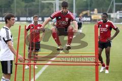 2.BL - FC Ingolstadt 04 - Training - Alper Uludag und rechts Neuzugang Roger de Oliveira Bernardo