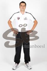 Regionalliga Süd - FC Ingolstadt 04 II - Mannschaftsfoto Portraits - Dr. Sebastian Elsler - Mannschaftsarzt