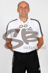 Regionalliga Süd - FC Ingolstadt 04 II - Mannschaftsfoto Portraits - Trainer Josef Albersinger