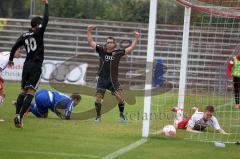 Regionalliga Süd - FC Ingolstadt 04 II - FC Augsburg - 1:0 für den FCI, Torwart Christian Krieglmeier chancenlos, Karl-Heinz Lappe und links Stefan Müller jubeln