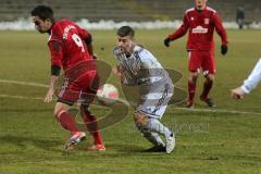 Regionalliga Süd - FC Ingolstadt 04 II  -  TSV Rain 1:1 - Thomas Berger läuft auf einen Verteidiger auf