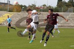 Regionalliga Süd - FC Ingolstadt 04 II - SV Heimstetten - links Michael Mayr erkämpft sich den Ball