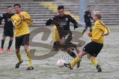 Regionalliga Süd - FC Ingolstadt 04 II - VfL Frohnlach - Manuel Ott wird von den Beinen geholt