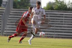 Regionalliga Süd - FC Ingolstadt 04 II - TSV 1860 Rosenheim - Daniel Kremer am Ball