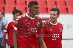 Regionalliga Süd - FC Ingolstadt 04 II - FC Bamberg - Collin Quaner und Andres Görlitz beim Einmarsch