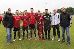 Regionalliga Südwest - FC Ingolstadt 04 II - FC Memmingen - Ronnie Becht links und Christoph Heckl rechts verabschieden Spieler und Trainer