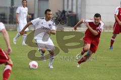 Regionalliga Süd - FC Ingolstadt 04 II - TSV 1860 Rosenheim - links Manuel Ott am Ball - Manuel Ott sucht die Lücke