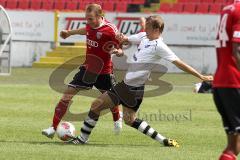 Regionalliga Süd - FC Ingolstadt 04 II - FC Bamberg - Moritz Hartmann im Zweikampf