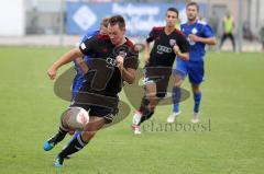 Regionalliga Süd - FC Ingolstadt 04 II - SV Viktoria Aschaffenburg - Karl-Heinz Lappe im Kampf um den Ball