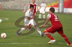 Regionalliga Süd - FC Ingolstadt 04 II - TSV 1860 Rosenheim - Stefan Müller verpasst den Ball