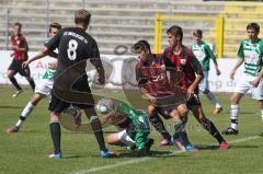 U17 - FC Ingolstadt 04 - SpVgg Greuther Fürth II - Tumult vor dem Fürther Tor, leider ohne Erfolg, Marcel Schiller Mitte und