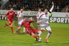 2. BL  - Saison 2013/2014 - FC Ingolstadt 04 - 1.FC Kaiserslautern - Karl-Heinz Lappe (25) scheitert im Strafraum an rechts Marc Torrejon