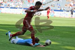 2. BL - 1860 München - FC Ingolstadt 04 - 1:0 - Alfredo Morales (6) verliert Zweikampf mit Kai Bülow