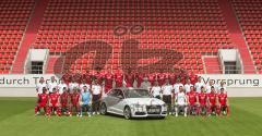 2. BL - FC Ingolstadt 04 - Saison 2013/2014 - offizielles Mannschaftsfoto - Sponsor Audi mit Audi A3 Limousine - Namensliste per Email. Bild gibts es auch in höherer Auflösung
