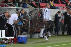 2. BL - FC Ingolstadt 04 - VfR Aalen 2:0 - Cheftrainer Ralph HasenhüttlSieg Jubel nach dem Spiel, springt in die Luft